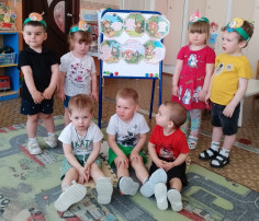 Эколята в гостях у малышей. Эколята в гостях у малышей.